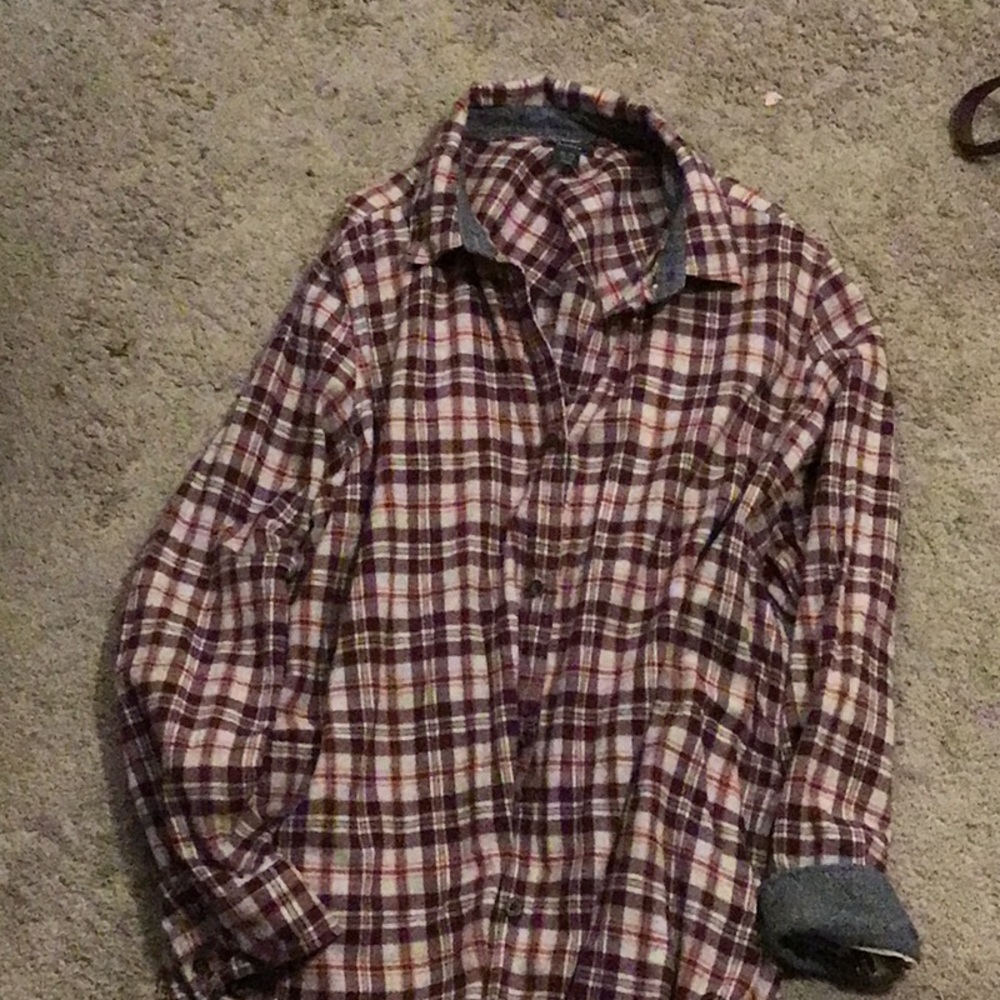 Roots: long, maroon flannel.